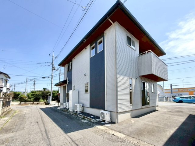 【中古戸建】佐波郡玉村町大字上之手の外観|■外観｜特徴のある個性的な住まいと美しい街並み、そして住みやすい環境を、ぜひ現地でご覧になりませんか。お気軽にお問合せください(^^)  