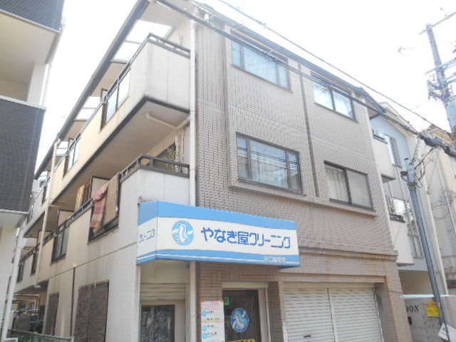 ハーフムーン服部の外観