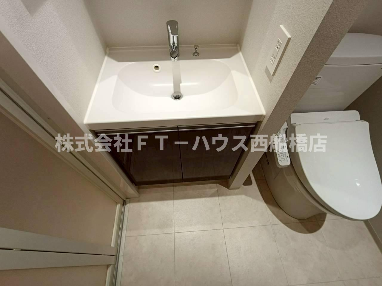 Alivis原木中山の洗面所