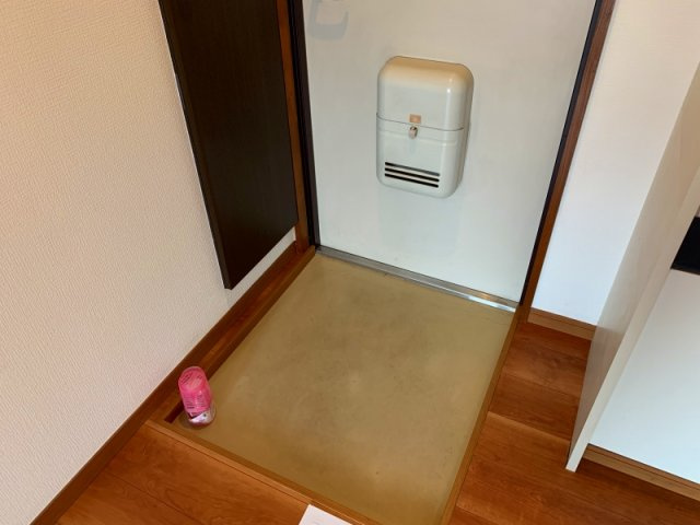 服部マンションの玄関