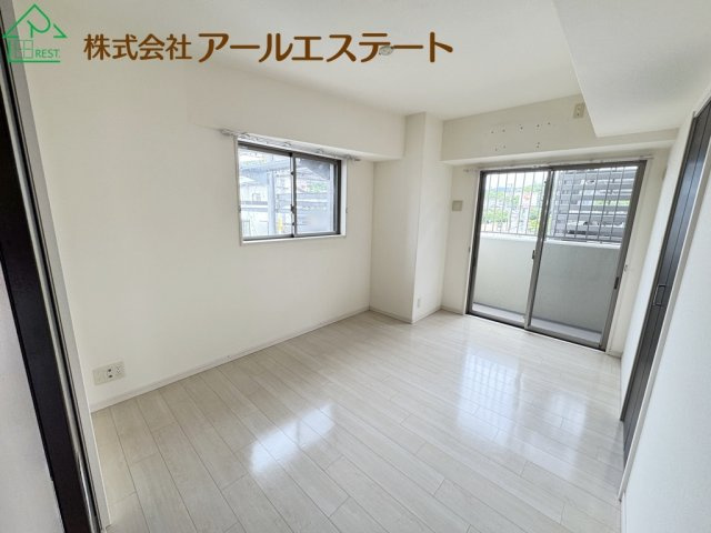 アルファステイツ城乾西八代の洋室