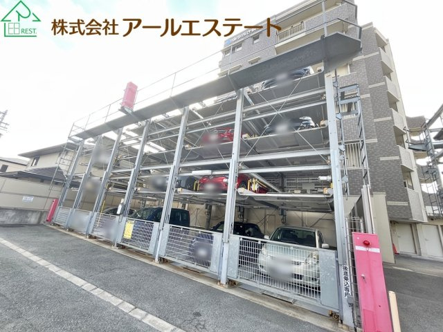 アルファステイツ城乾西八代の駐車場