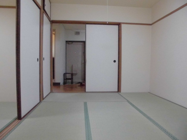 西村マンションの内装