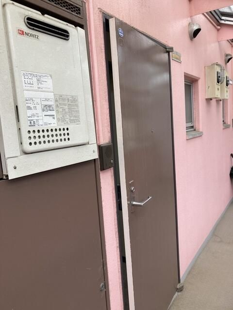 グランドパレス西千葉の玄関
