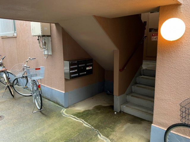 西田ハイツのエントランス