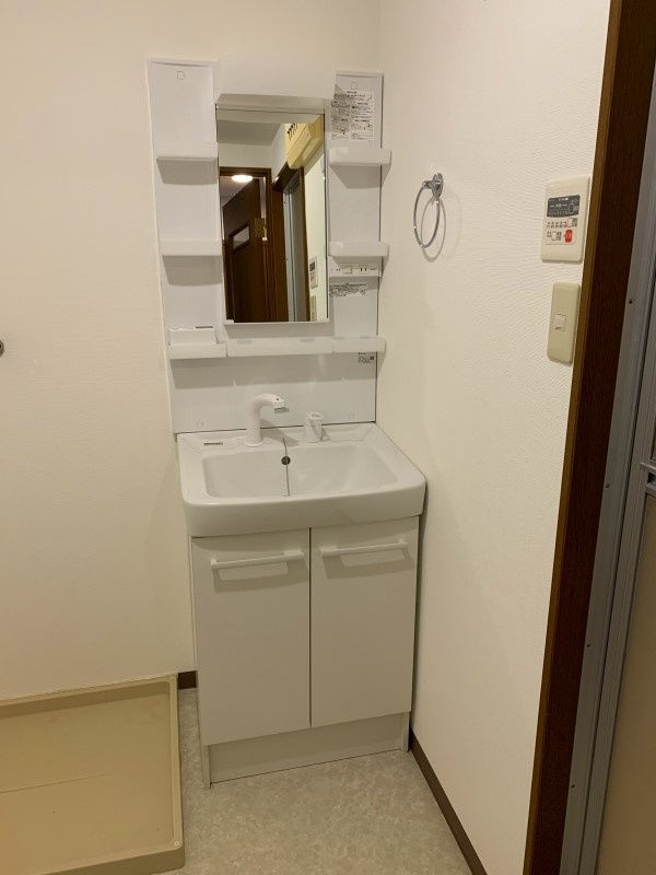 日恵ハイツE棟の洗面所