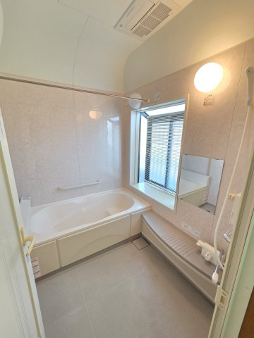 前橋市文京町　中古住宅の浴室|広々1.25坪のユニットバスです！