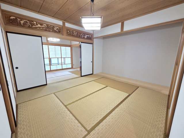 前橋市文京町　中古住宅の和室|1階北西8帖の和室。