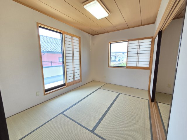 前橋市文京町　中古住宅の和室|2階南西側6帖の和室です。