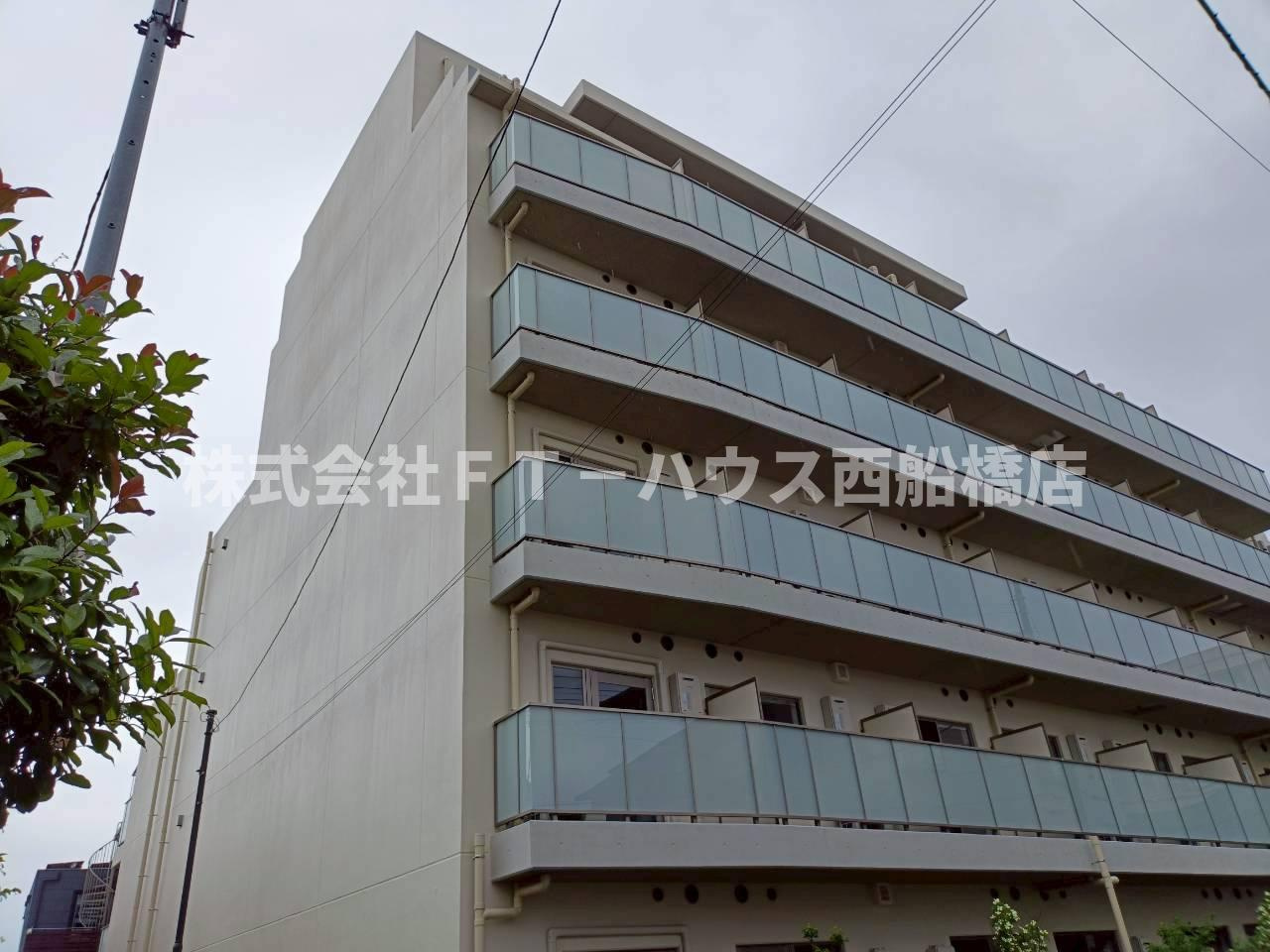 Alivis原木中山の外観