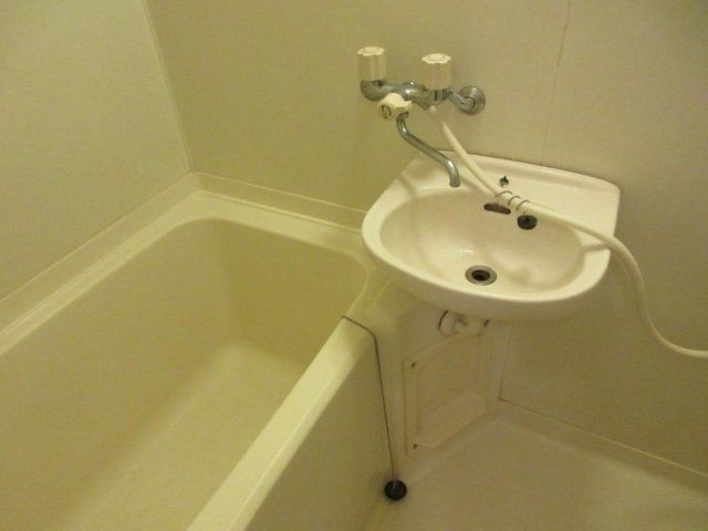クレッセント本蓮沼の浴室