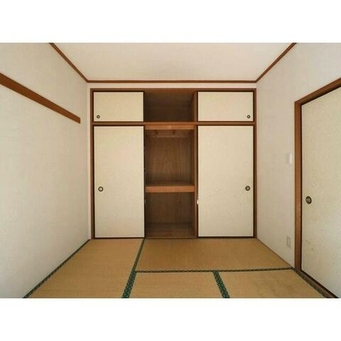 横浜市戸塚区上倉田町の賃貸マンションの収納
