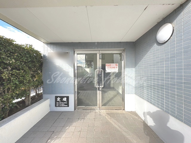 横浜市戸塚区上倉田町の賃貸マンションのエントランス