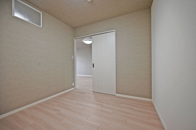 ヴィエント西宮の子供部屋|約4.5帖
子ども部屋に適した広さがあり、学習机やベッドもゆったりとレイアウトできます。