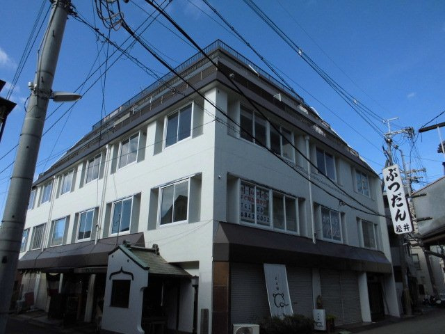 長尾第1ビルの外観