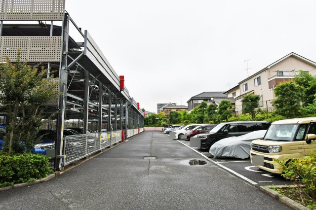 ライオンズ蓮田レスティアコートの駐車場
