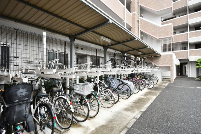 ライオンズ蓮田レスティアコートの駐輪場