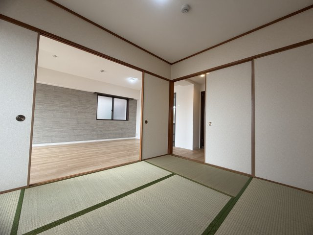 ロイアルヒルズ舞子の和室