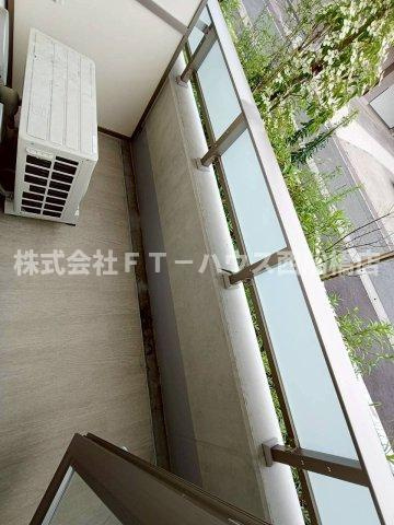 Alivis原木中山のバルコニー