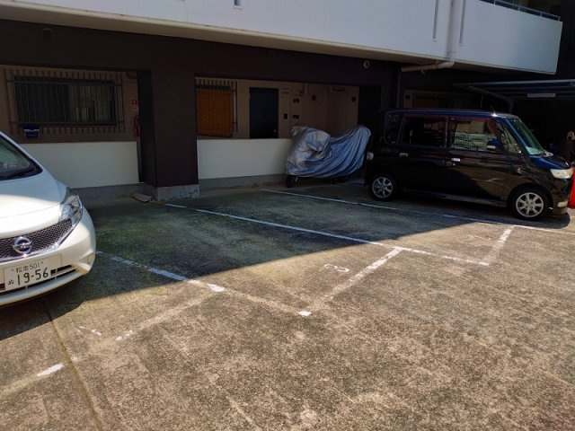 シャンティー豊中の駐車場