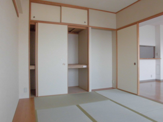 シティコート曽根東町５番館の居間・リビング