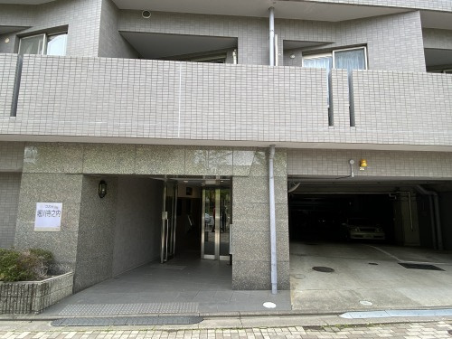 コスモ堀川寺之内のエントランス