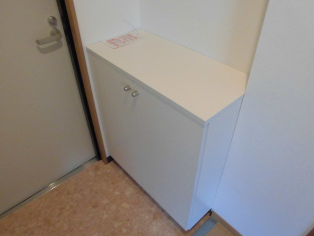ジュエル曽根東の玄関