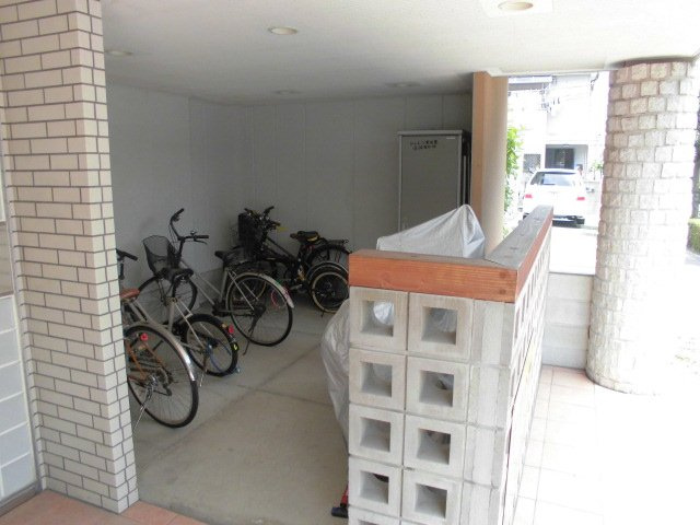 ジュエル曽根東のエントランス