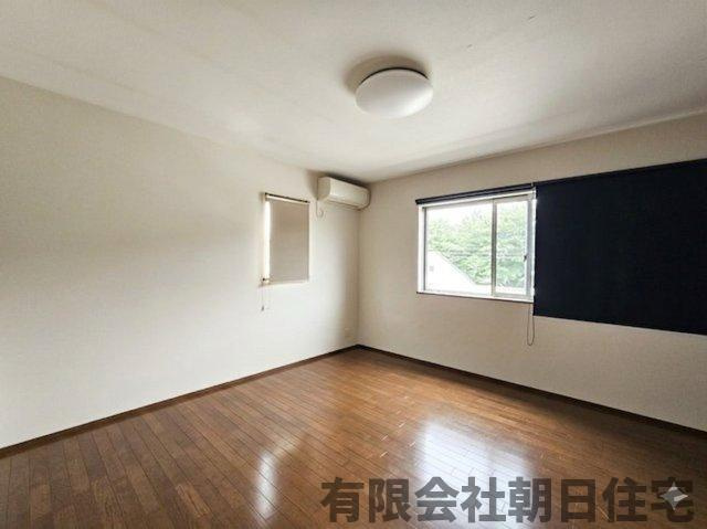 【洋室】 | 八雲町日吉中古戸建 | 広々とした洋室です