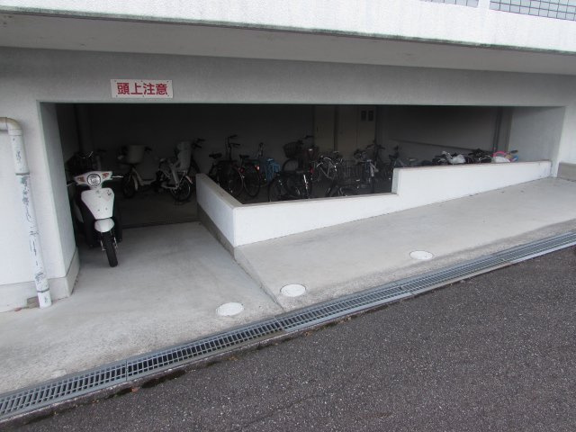 第二寿楽アビタシオンの駐車場