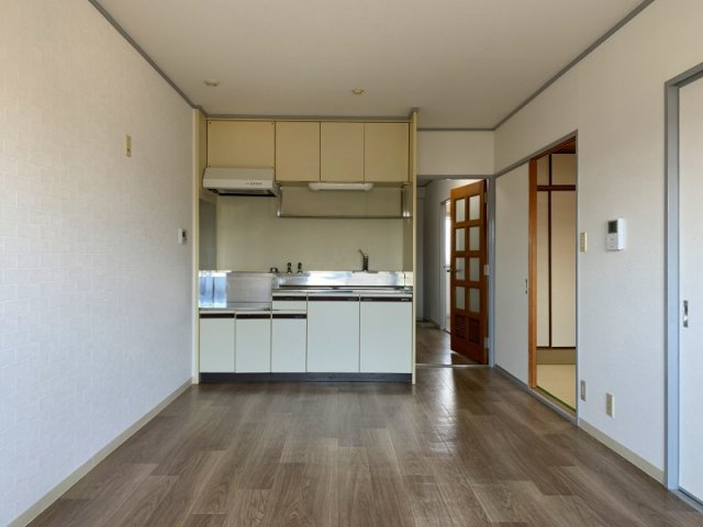 スカイハイツ緑地の居間・リビング