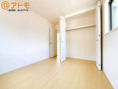 【子供部屋】 | 沼津市下香貫2095番　新築一戸建て　全1棟 | 広々使える収納付きの洋室です♪