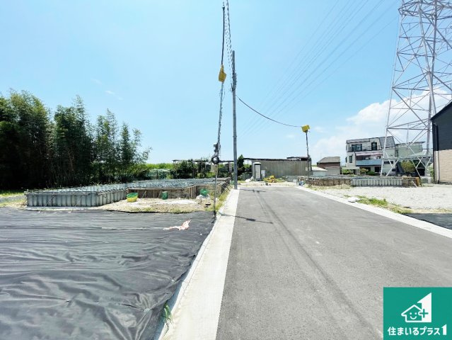 尼崎市田能　新築一戸建ての前面道路含む現地写真|周辺は落ち着いた街並みの住宅地！子育てがしやすい住環境です！まだ未完成ですが、現地でしかわからない事もございます。是非一度ご覧ください。