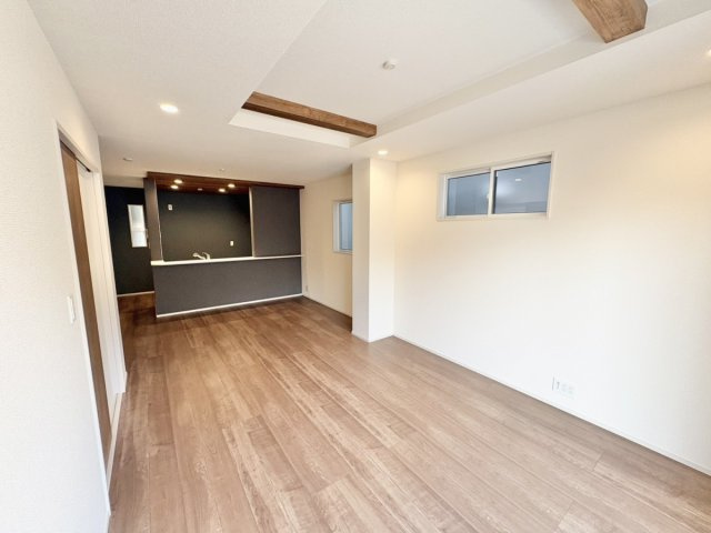 神戸市垂水区南多聞台　新築戸建ての居間・リビング
