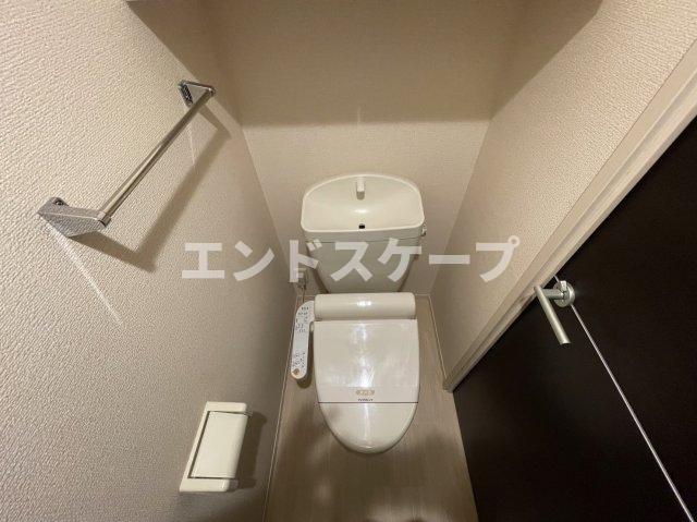 モアクレストＦ　Ⅲのトイレ|高崎、前橋エリアのお部屋探しはエンドスケープまで！お客様の理想お聞かせ下さい♪
建具、設備の色が異なる場合がございます。