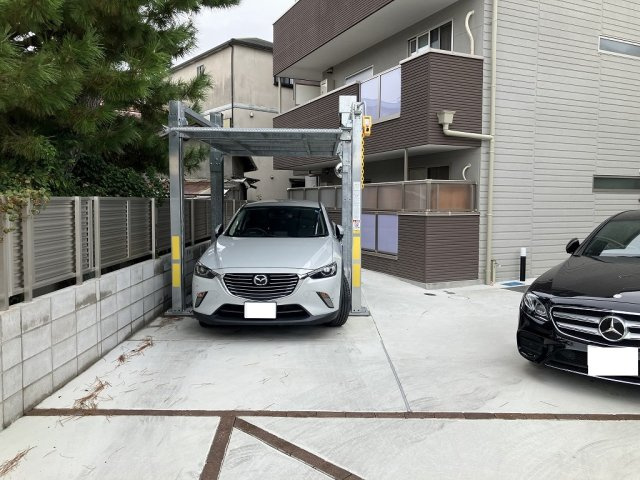 STEADY中桜塚の駐車場