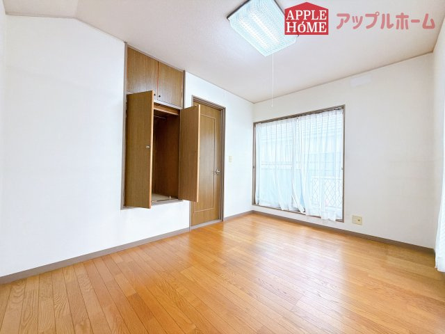 [中古住宅] 熊谷市三ヶ尻 1期の洋室|２階居室は全室収納あり！たっぷりある収納活用でお部屋もキレイを保てます♪