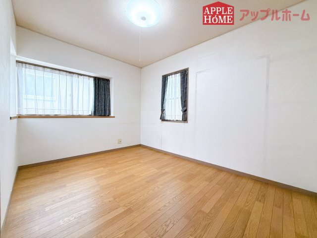 [中古住宅] 熊谷市三ヶ尻 1期の洋室|２階居室は全室収納あり！たっぷりある収納活用でお部屋もキレイを保てます♪