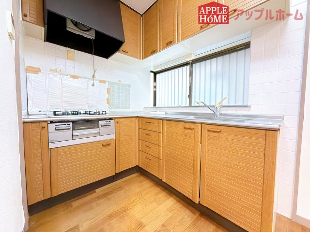 [中古住宅] 熊谷市三ヶ尻 1期のキッチン|キッチンの収納も充実☆生活の質が向上すること間違いなしの充実設備です。