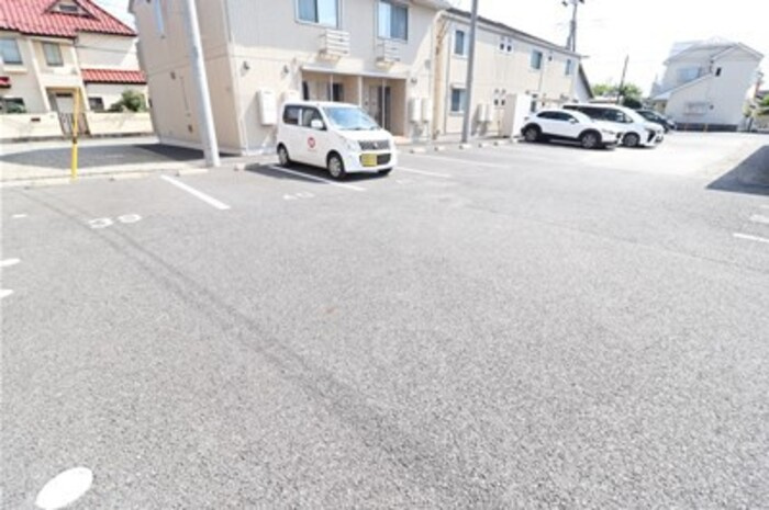 インペリアル野田　Ⅱの駐車場