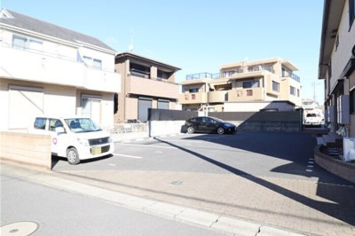 パークス中野台の駐車場