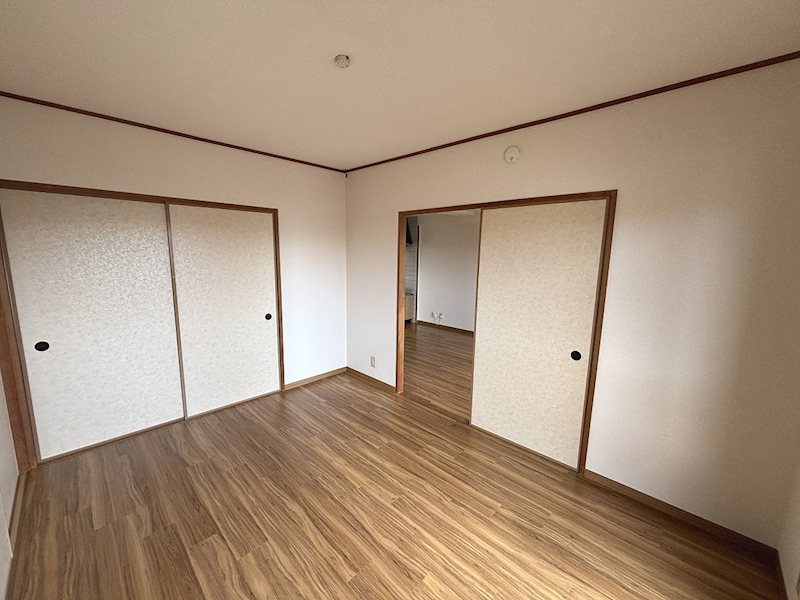 エトワール新地 の洋室