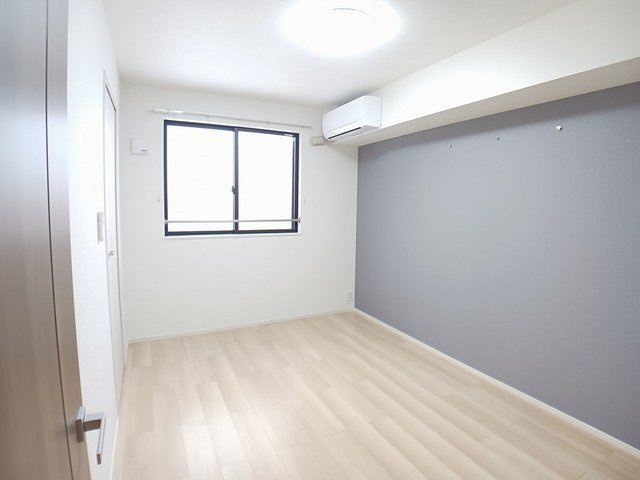 クラール南城　Ｂの寝室|開放的な寝室です