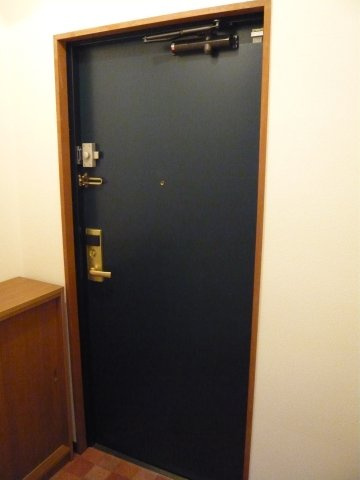 セランジュ豊中本町の玄関