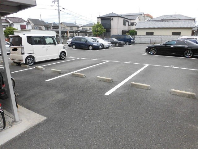 Casa Verde甲東園の駐車場
