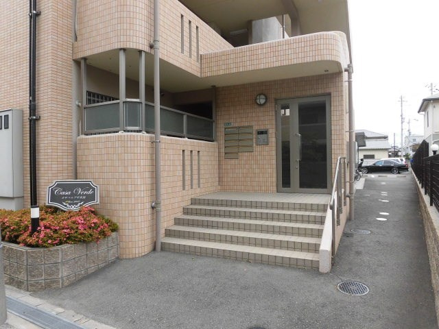 Casa Verde甲東園のエントランス