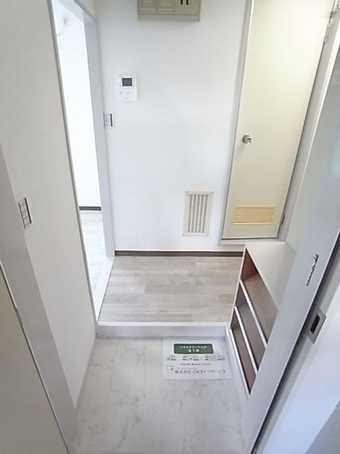 アメニティハイツ上ヶ原壱番館の玄関