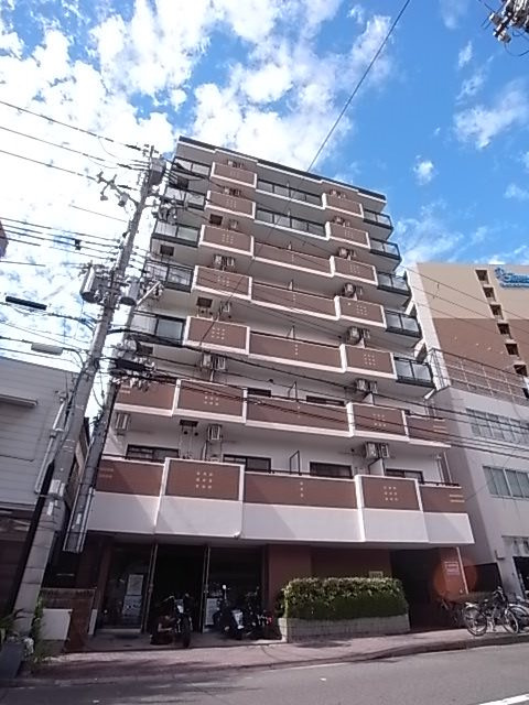 アルパ三宮の外観