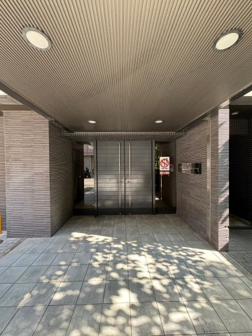 レジデンス本町靭公園のエントランス