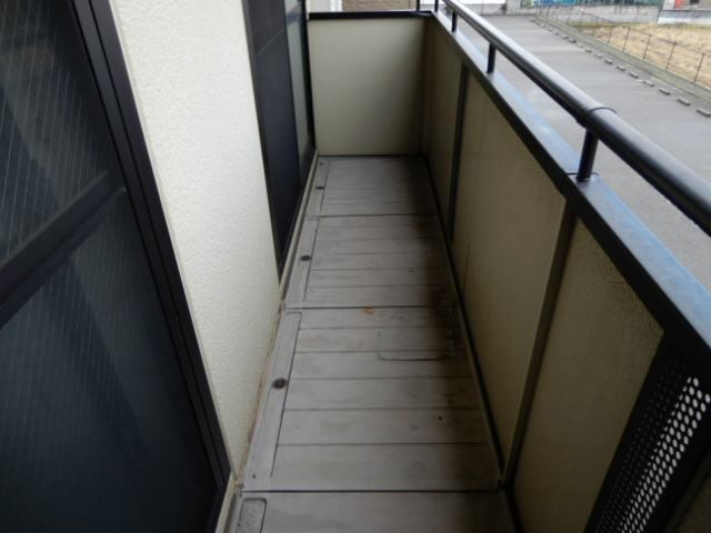 加古川市尾上町口里のハイツのバルコニー